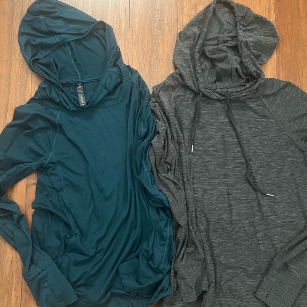 2 Lightweight Athletic Hoodies Size Medium